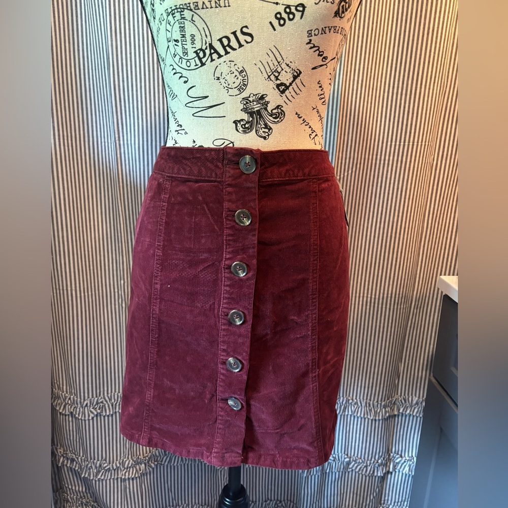 Maurice’s maroon corduroy button skirt